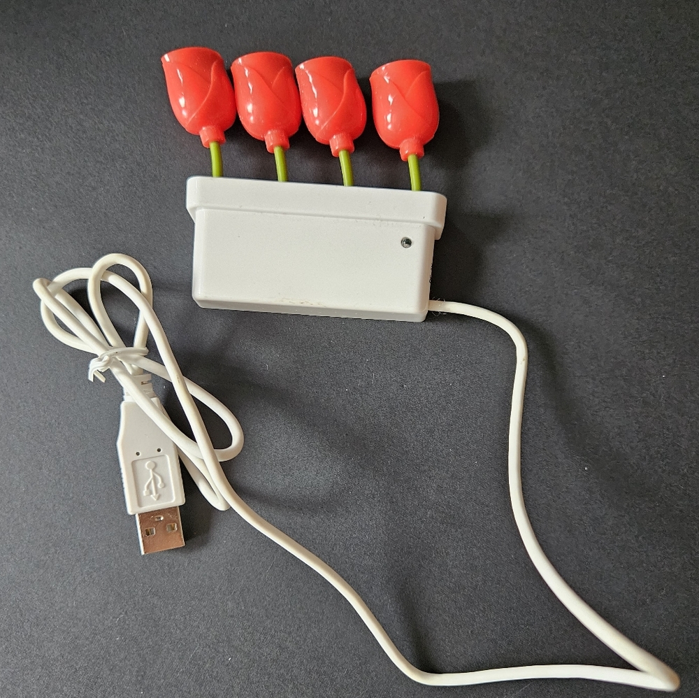 Cute USB no-water-needed floral hub